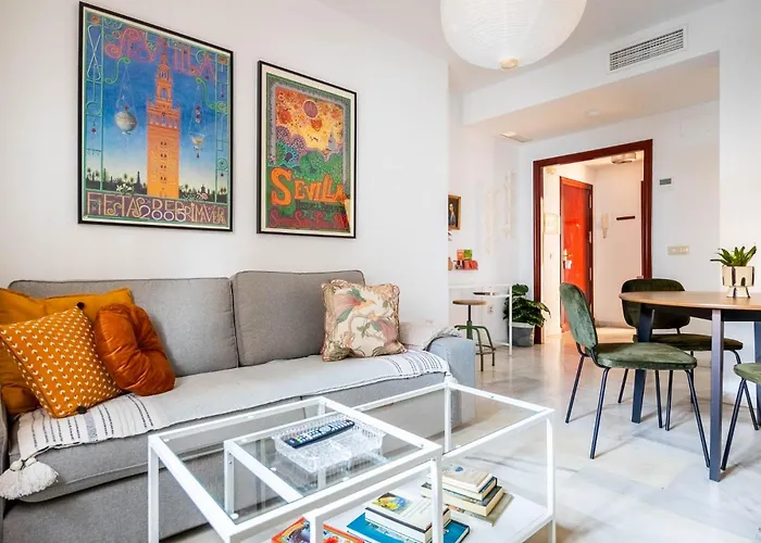 Piso Con Patio Privado Y Parking Nervion Sevilla